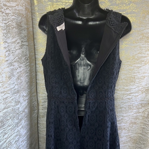 Loft Women’s Alluring Mixed Lace Black Flare Dress Size 4 - Picture 10 of 16